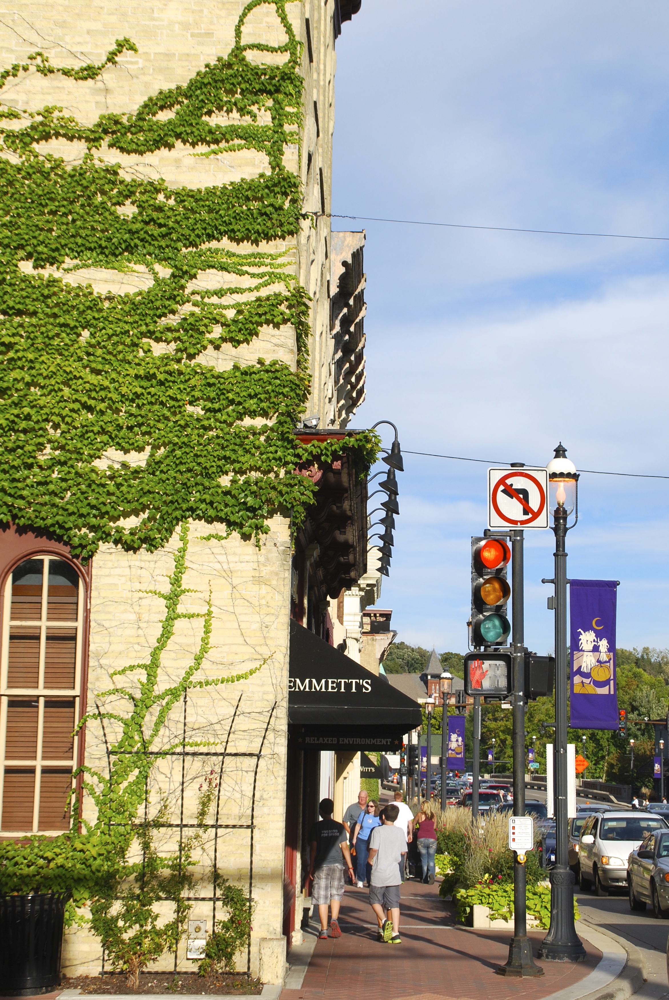 Neighborhood RiverWalk Apartments Dundee, IL Apartments for Rent